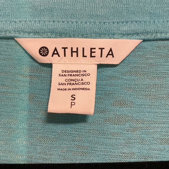 Athleta Breezy Scoop women’s tee - Picture 2 of 3